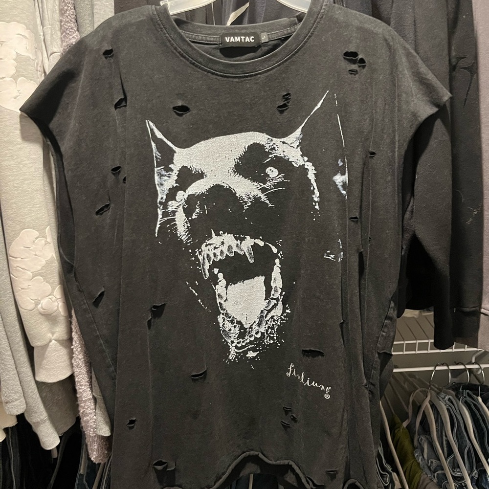 Vamtac Black Distressed Graphic Tee